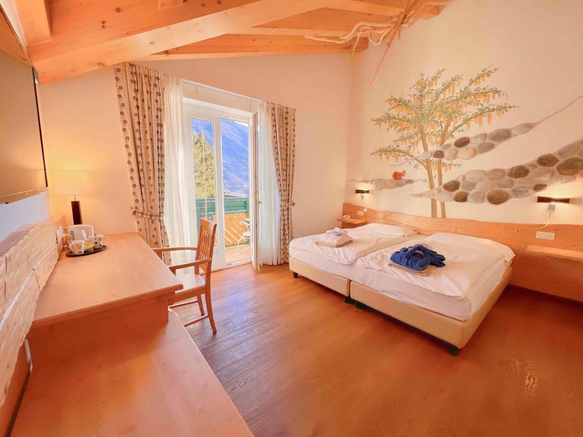 Alledolomiti Boutique Lake Hotel - Adults Friendly Молвена Екстериор снимка