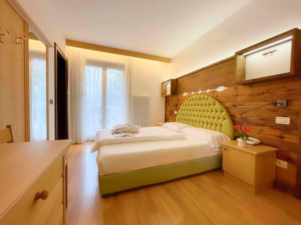 Alledolomiti Boutique Lake Hotel - Adults Friendly Молвена Екстериор снимка