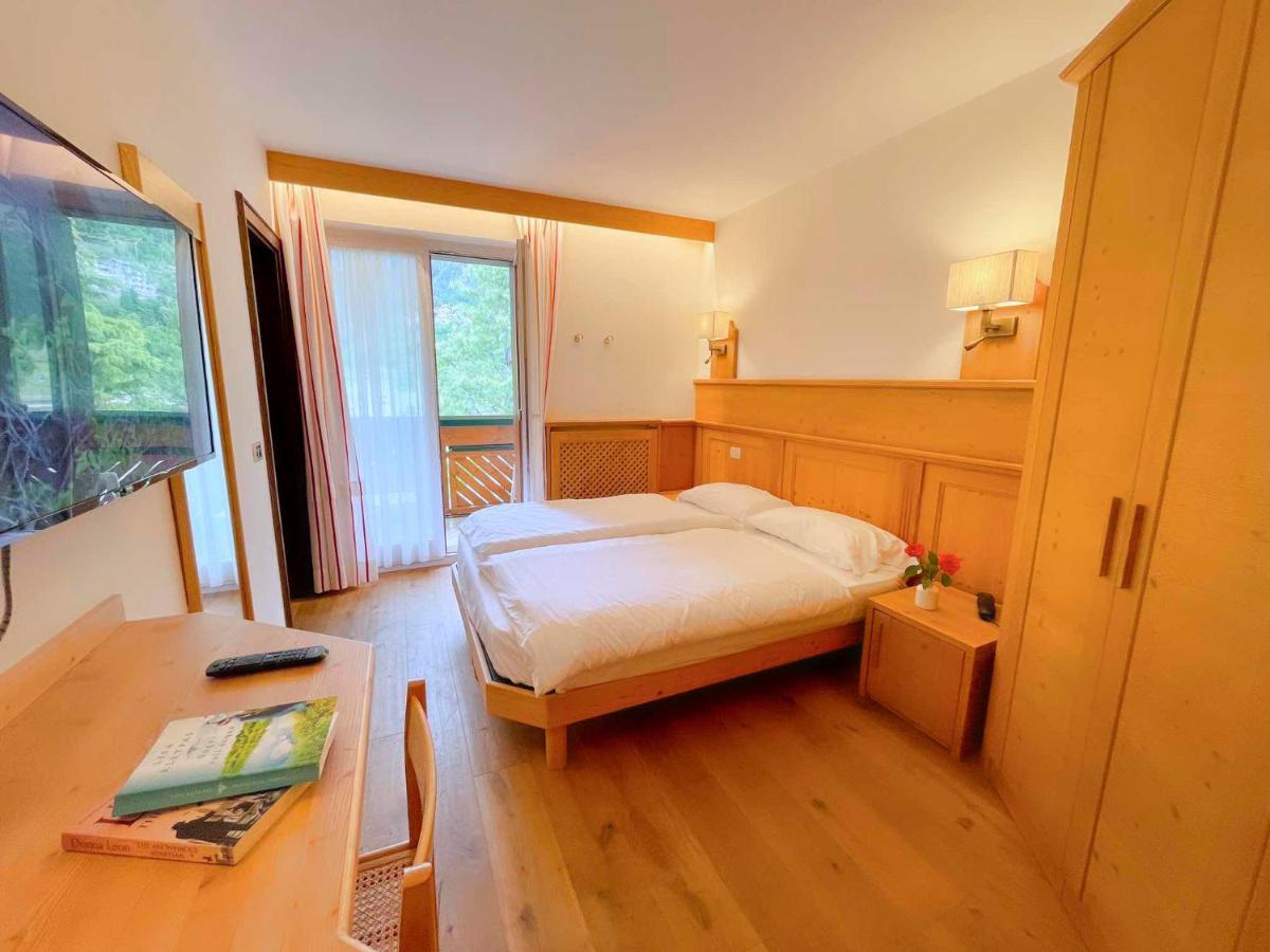 Alledolomiti Boutique Lake Hotel - Adults Friendly Молвена Екстериор снимка