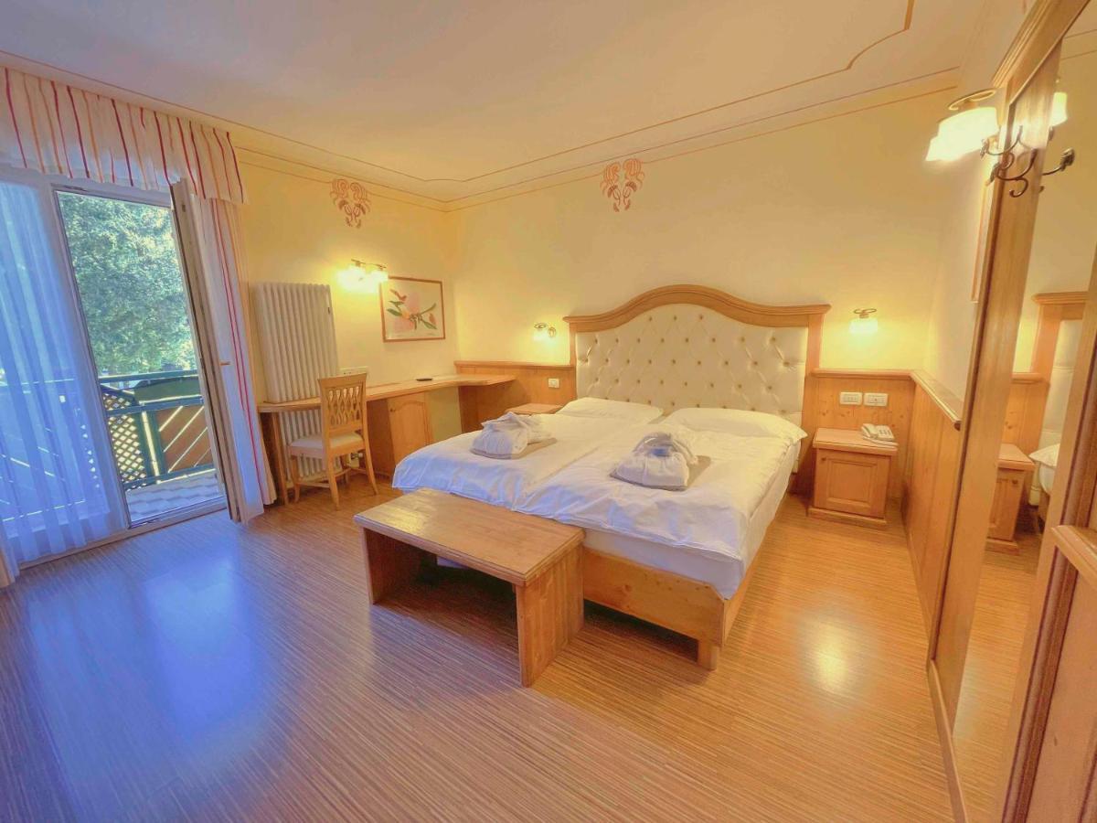 Alledolomiti Boutique Lake Hotel - Adults Friendly Молвена Екстериор снимка