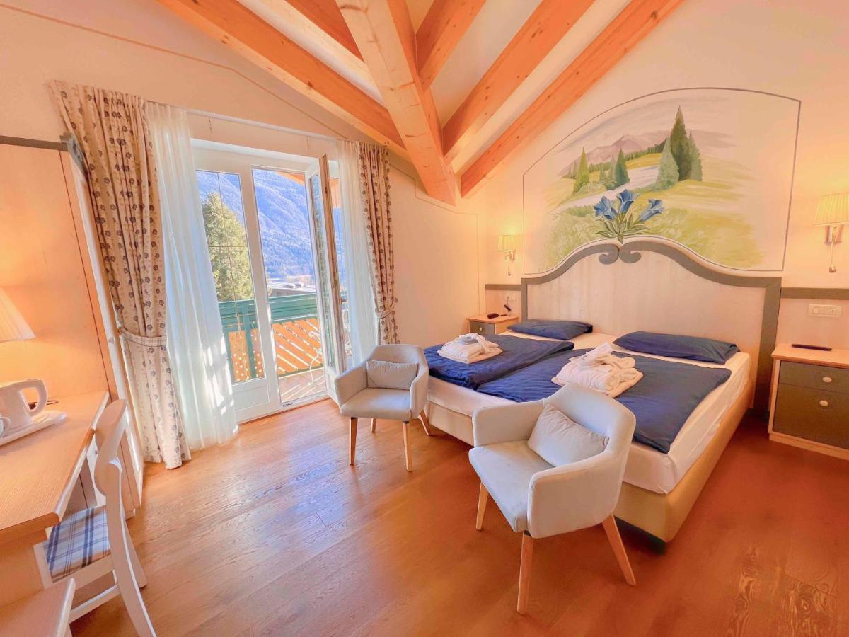 Alledolomiti Boutique Lake Hotel - Adults Friendly Молвена Екстериор снимка