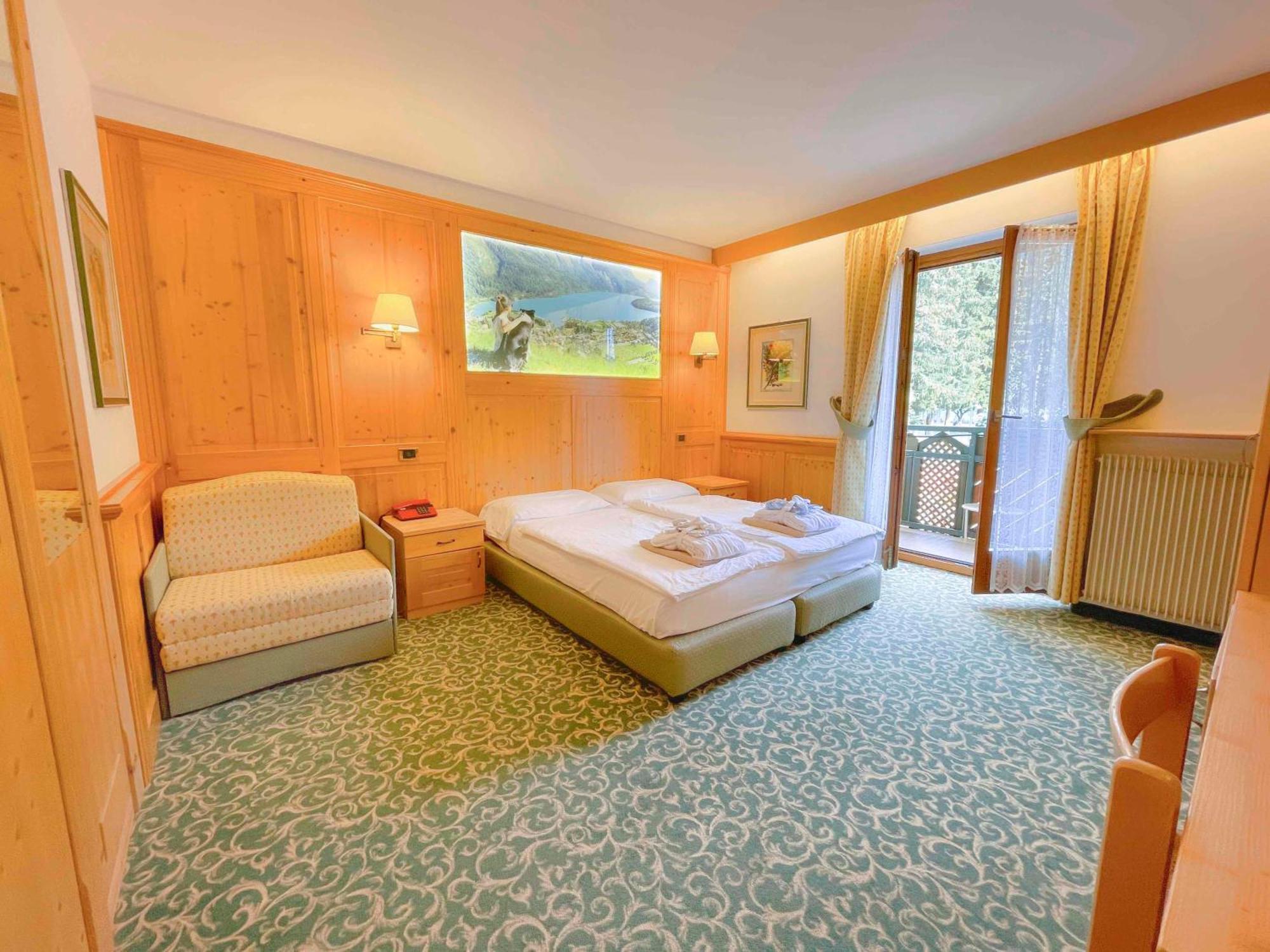 Alledolomiti Boutique Lake Hotel - Adults Friendly Молвена Екстериор снимка